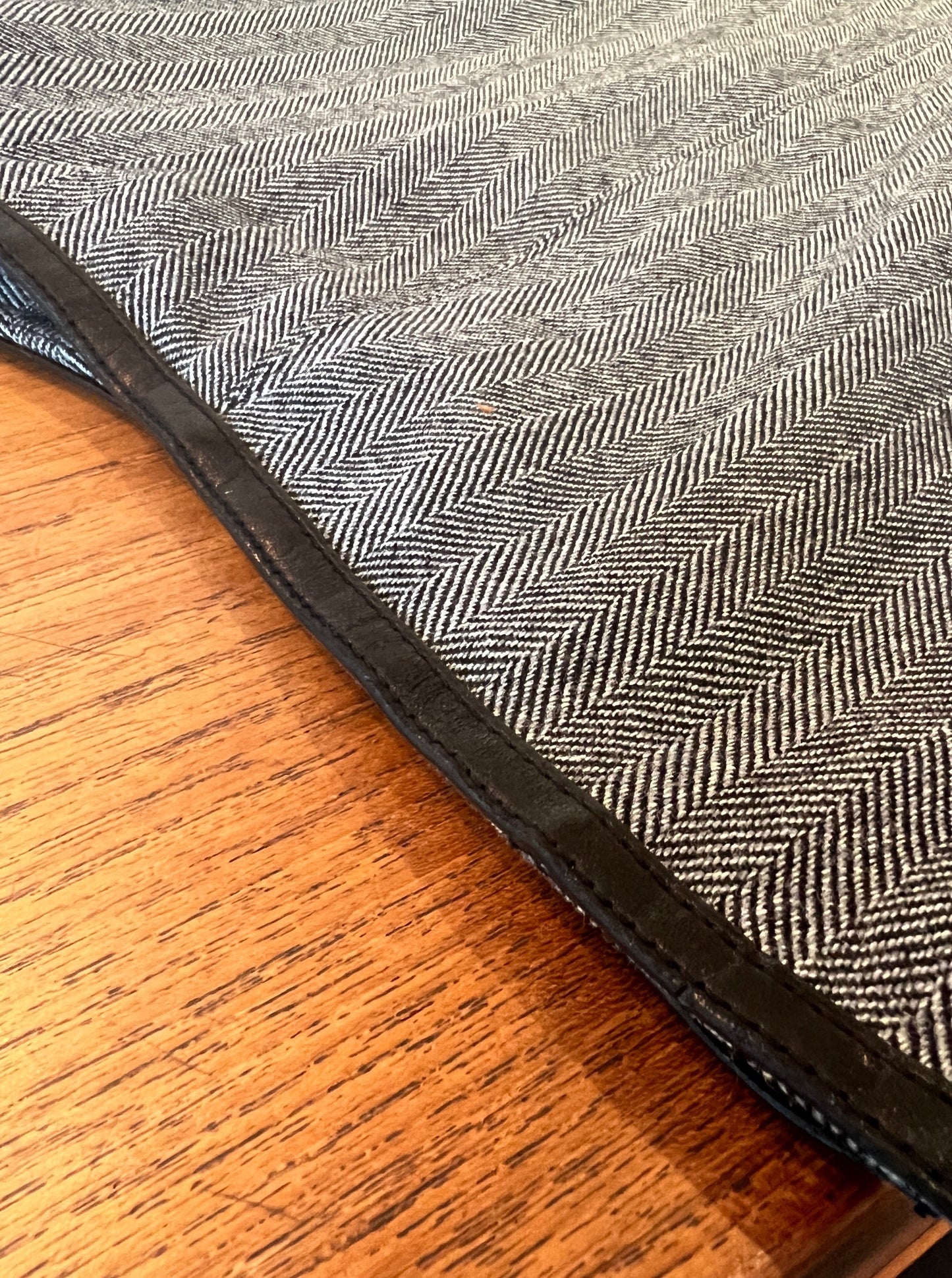 Fall 2000 Tom Ford for Gucci Herringbone + Leather Pencil Skirt